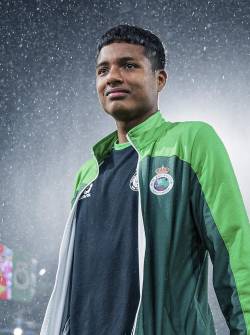 Jeremy Arévalo en un partido con el Racing de Santander