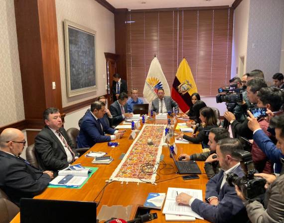 La sesión del CAL se desarrolló en presencia de los siete asambleístas que le integran.