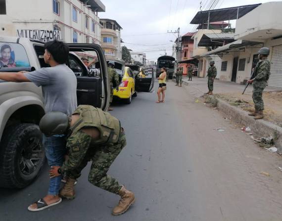Militares se centrarán en el registro de personas, control de armas y drogas