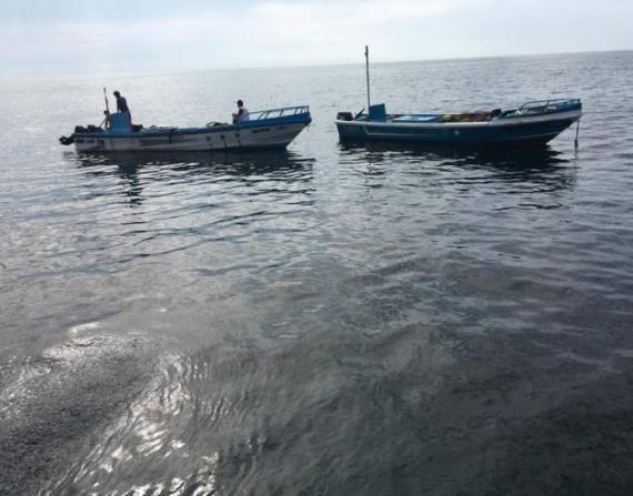 Las víctimas fueron encontradas por otro grupo de personas de la zona, ellos estaban en 2 embarcaciones a las que se les robaron los motores e incluso la pesca que realizaron en altamar.