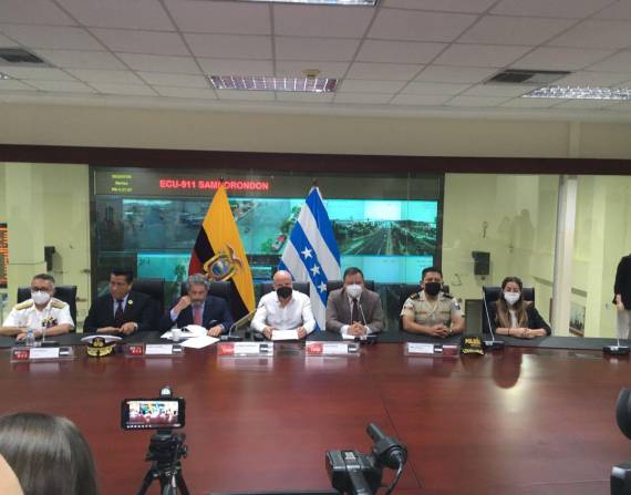 Sesión del COE Nacional en Guayaquil.