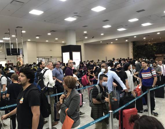 Imagen difundida en redes sociales por una usuaria del aeropuerto José Joaquín de Olmedo.