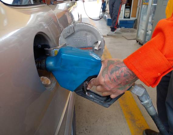 Representantes de gasolineras piden reunión al gobierno antes de focalización