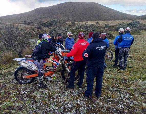 El Cuerpo de Bomberos del cantón Mejía y la Policía Nacional inspeccionaron la montaña Rumiñahui.