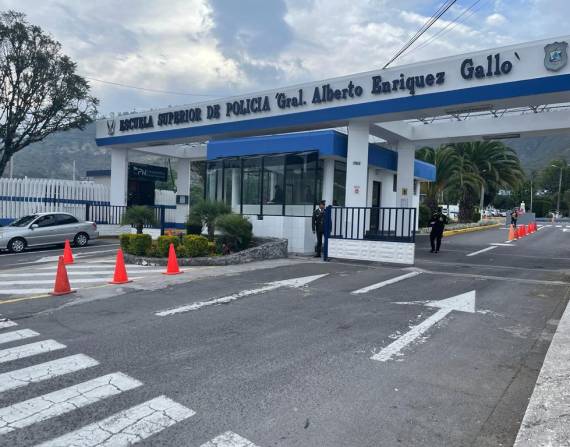 En la Escuela Superior de Policía, en Pusuquí, se vio con vida por última vez a María Belén Bernal.