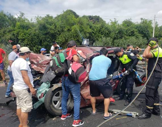 Las autoridades de tránsito confirmaron el total de afectados en el fuerte accidente.