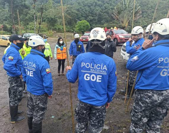 Este martes los rescatistas continuaban buscando a los desaparecidos en el río La Estancia.
