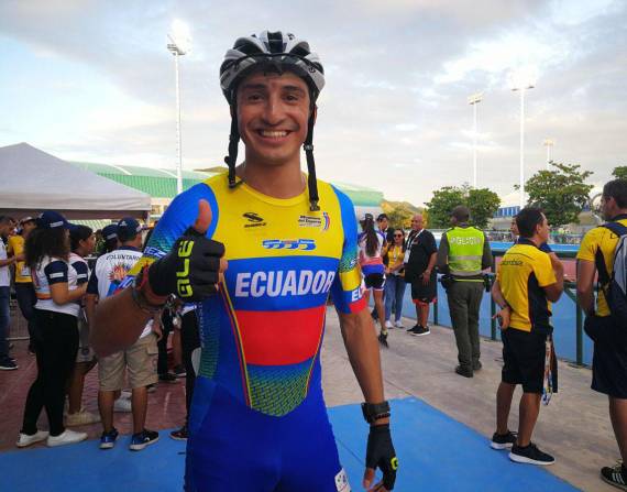 Jorge 'Jota' Bolaños, patinador 'tricolor'.