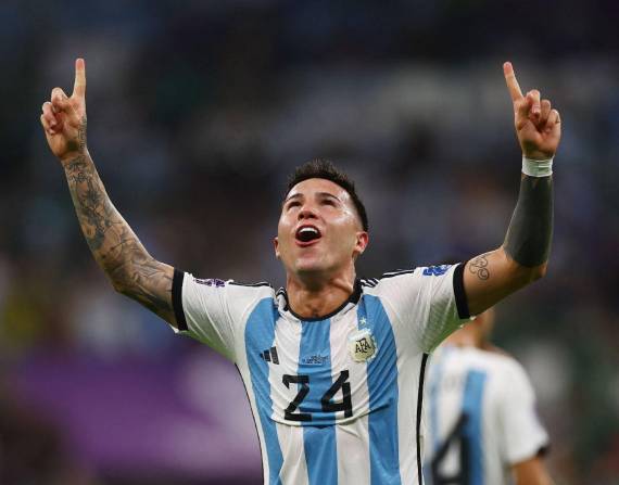 Enzo Fernández, mediocampista argentino fichado por el Chelsea en 121 millones de euros.