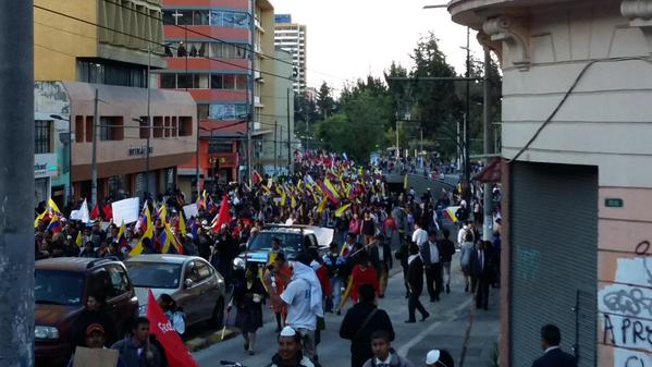 Con fogata terminó marcha de indígenas y grupos sociales en Quito