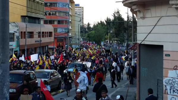 Con fogata terminó marcha de indígenas y grupos sociales en Quito