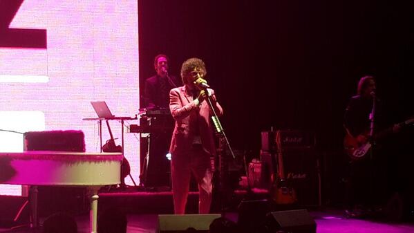 Crónica: Fito Páez llenó de color a Quito