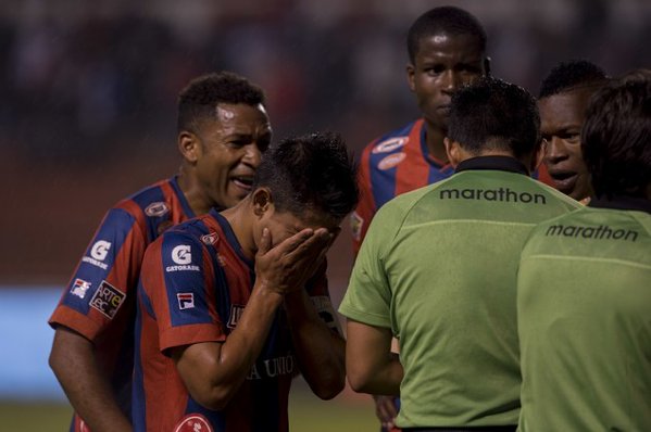 La crisis institucional y financiera manda al Quito a la B tras perder en Loja