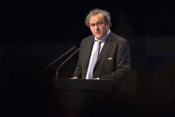 Federación alemana critica presencia de Platini en congreso de UEFA