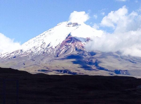 Alerta amarilla tras explosiones en el volcán Cotopaxi