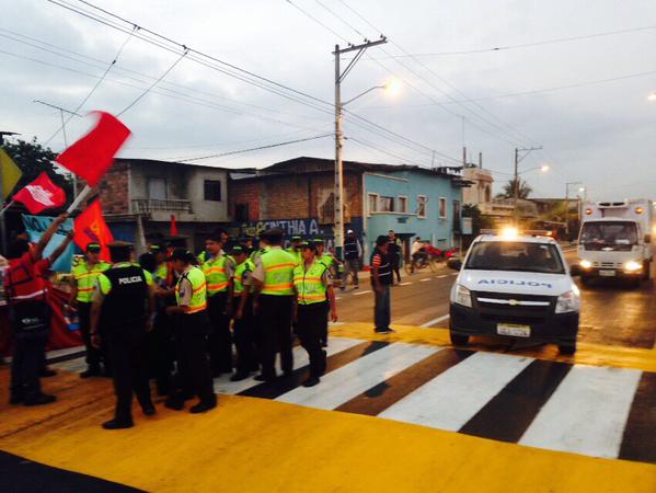 Oficialismo insiste en reformas, oposición dice que mantendrá protestas