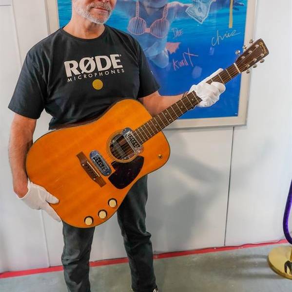 Vendida la guitarra de Cobain en &quot;MTV Unplugged&quot;