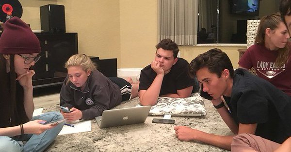 #NeverAgain, con esta iniciativa jóvenes promueven lucha contra las armas en EE.UU.