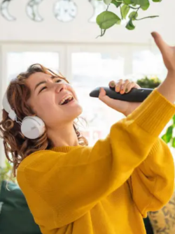 Los sorprendentes beneficios que cantar tiene para la salud (y que están respaldados por la ciencia)
