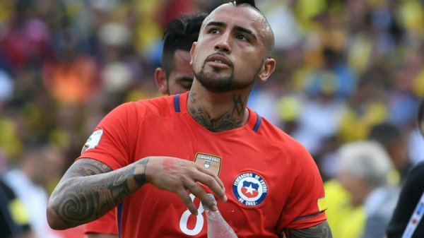 Vidal encabeza lista de “legionarios” de Chile aunque será baja ante Argentina