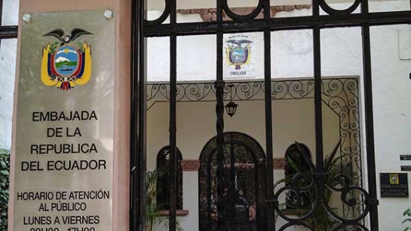 Ecuador aún no define fecha para el retorno de embajadores a Caracas y La Paz