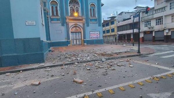 Escombros causados por los sismos en Perú.