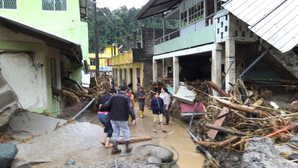 Cuatro muertos y varias casas afectadas en Alluriquín por desbordamiento de río Damas
