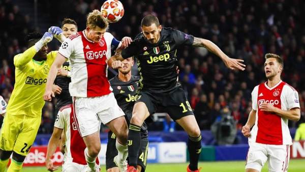 Ajax y Juventus igualan en Amsterdam