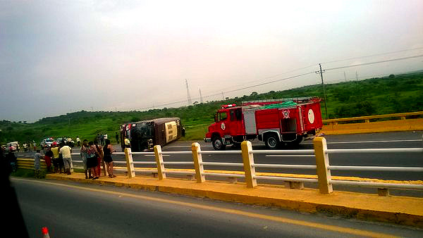 10 heridos en accidente de tránsito en la vía Santa Elena - Guayaquil