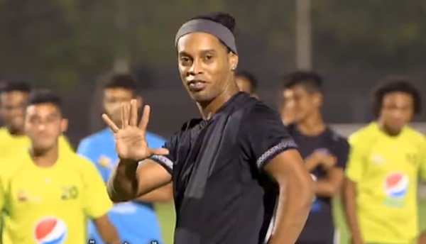 Ronaldinho abrirá una escuela en Singapur