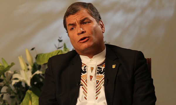 Presidente Correa posterga designación de nuevos ministros