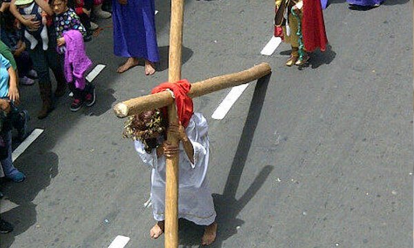 Procesión de Jesús del Gran Poder consolida la fé católica en Quito