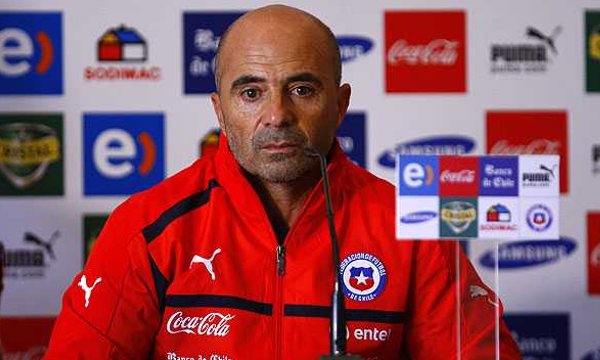 Sampaoli anuncia titularidad de Esteban Paredes frente a Uruguay