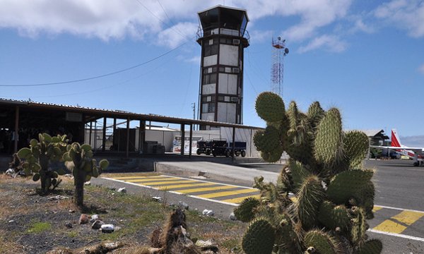 Aeropuerto ecológico de Galápagos opera a toda capacidad
