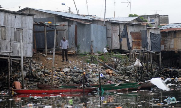 Habitantes de las riberas del estero Salado se niegan a ser reubicados