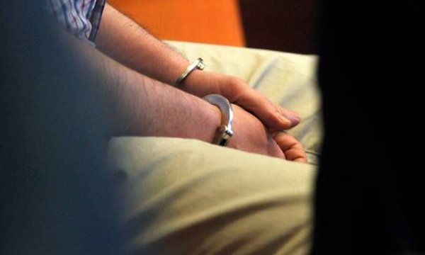 Exgerente Banco Central de Chile condenado a 60 años por abusar de sus hijas