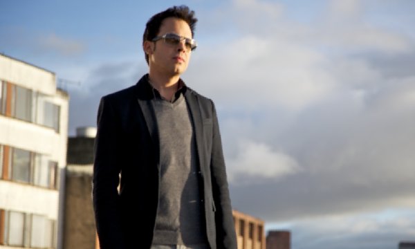 El cantante venezolano Julio César promociona “La despedida”