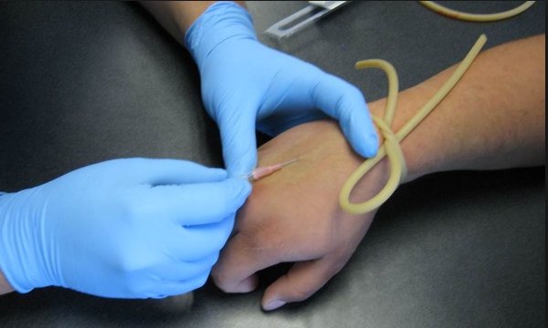 Investigan afectación de 17 estudiantes en Milagro