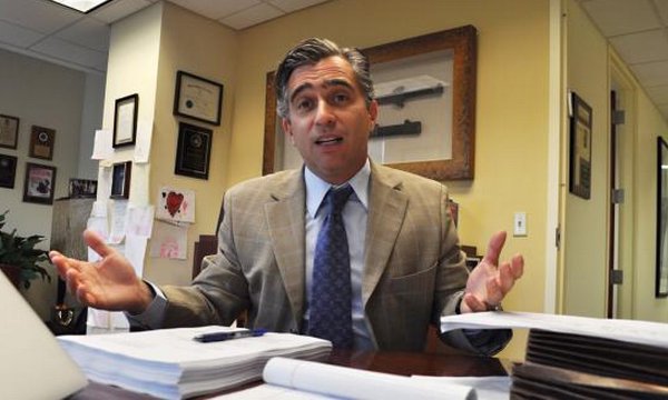 Abogados de los Isaías piden el pago de un millón de dólares a Ecuador