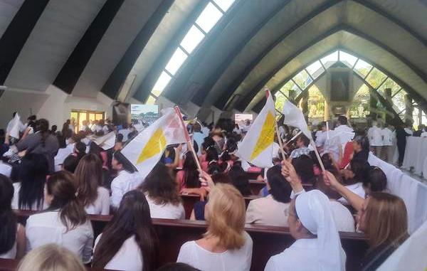 Papa Francisco: “Les doy la bendición... pero no, no les voy a cobrar nada”