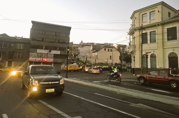 Cierre de vías por movilización de opositores y simpatizantes