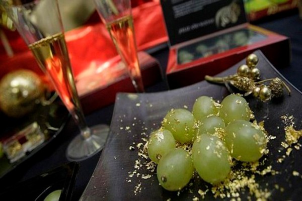 Los guayaquileños celebran el año nuevo con cábalas y buenos deseos