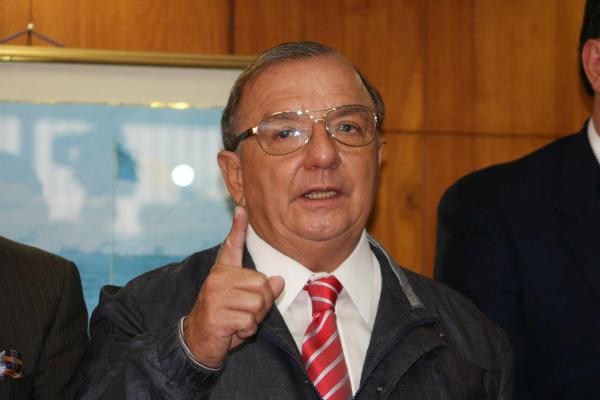 Álvaro Noboa anuncia su candidatura presidencial por &#039;Justicia Social&#039;