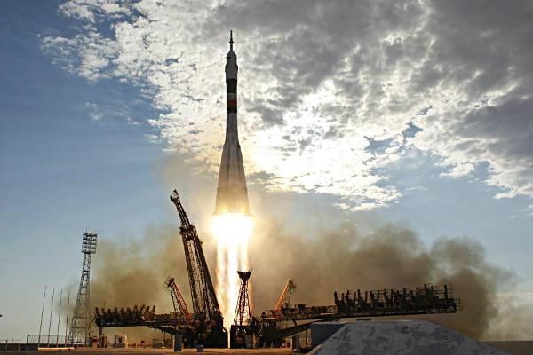 Rusia lanza con éxito el primer cohete espacial &quot;Soyuz-2.1v&quot;