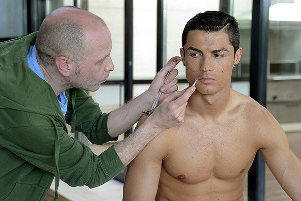 Cristiano Ronaldo conoce a su réplica en el Museo de Cera