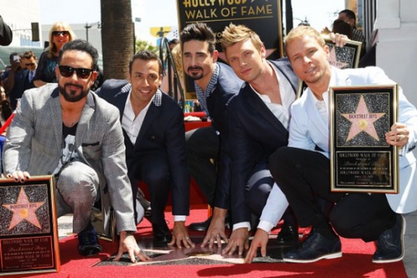 Backstreet Boys celebran sus 20 años de carrera con estrella en el Paseo de la Fama
