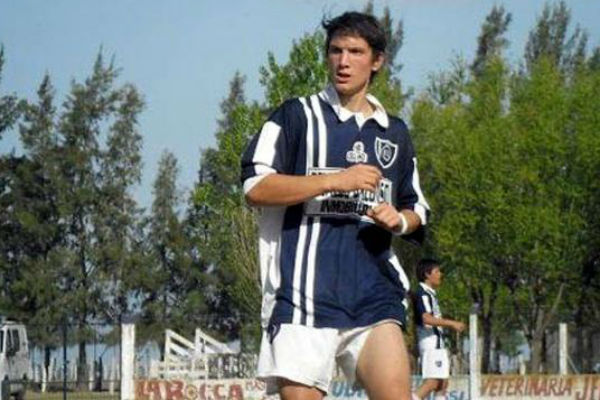 Muere futbolista argentino tras sufrir paro cardíaco en pleno partido