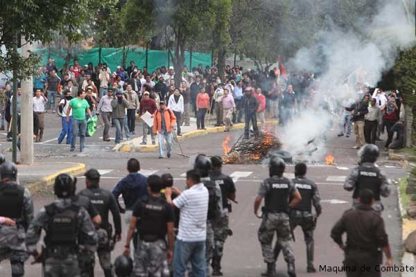 Ejecutivo concede indulto presidencial a 2 personas vinculadas al caso 30S