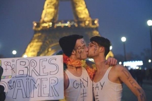 El matrimonio homosexual, un debate político más que social en Francia