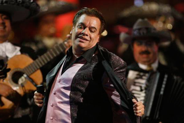 Univisión revela que Juan Gabriel tenía un hijo &quot;en secreto&quot; y lo entrevista